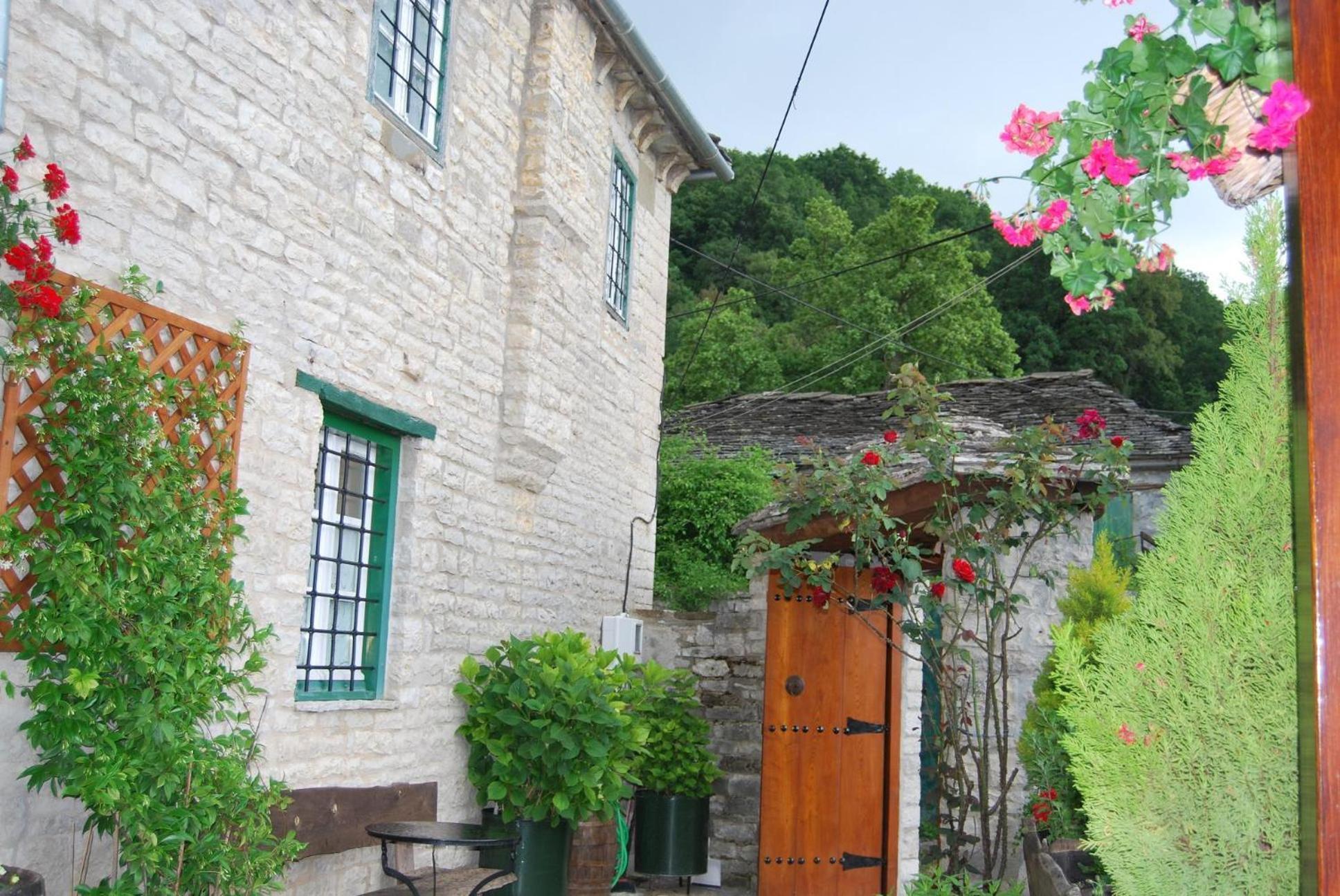 Tritoxo Guesthouse Koukkoúlion Exterior foto